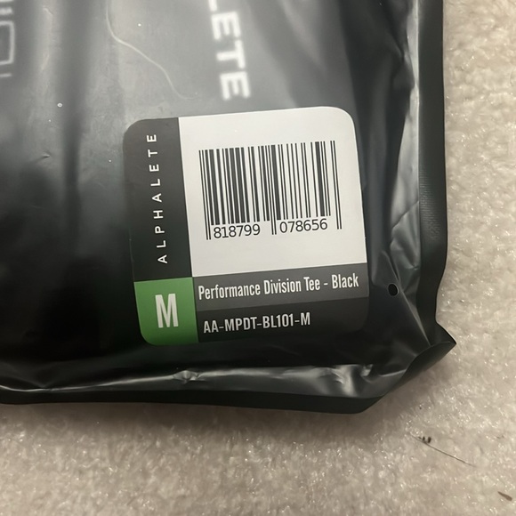Alphalete Performance Division Tee - Black size Medium. - Picture 3 of 3